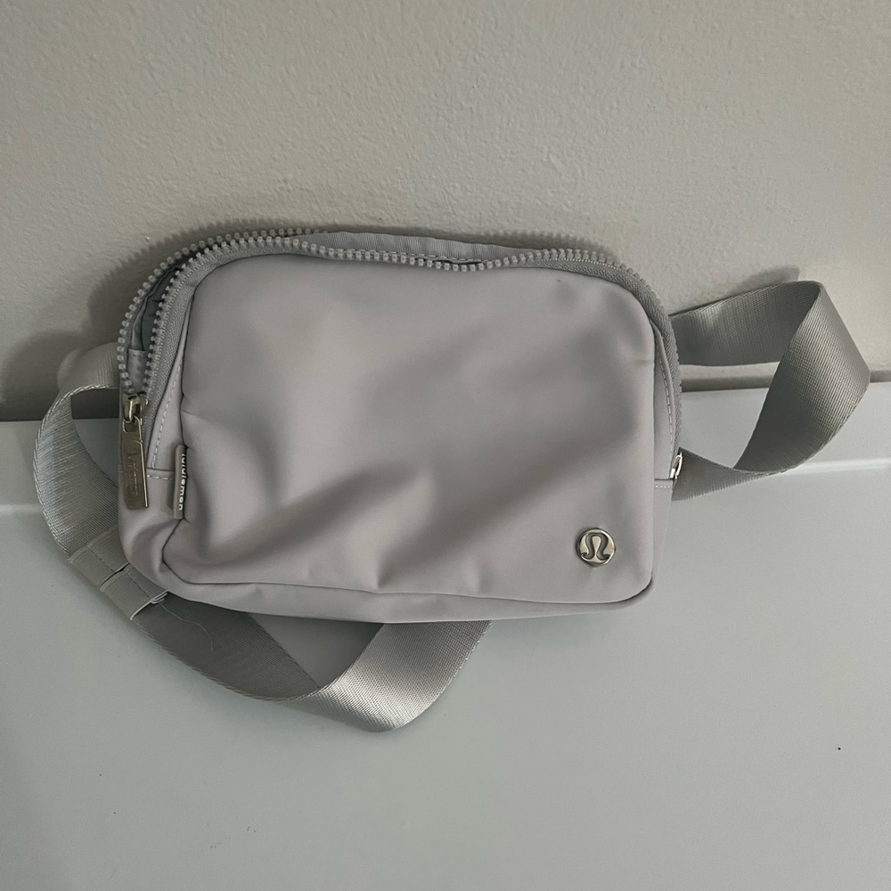 Lululemon Sling bag 2L